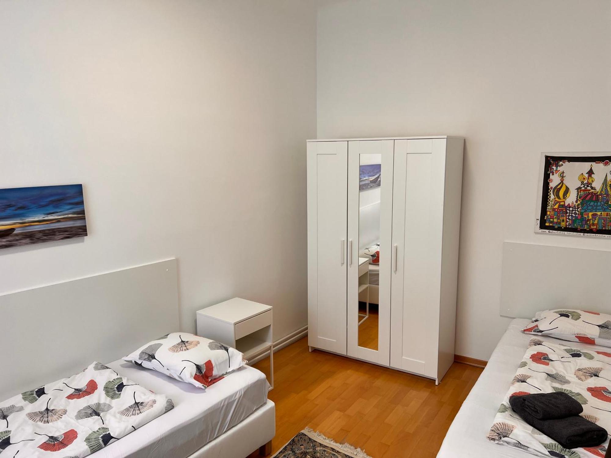 Studio & Apartments Near Reumannplatz Vienna Exterior photo