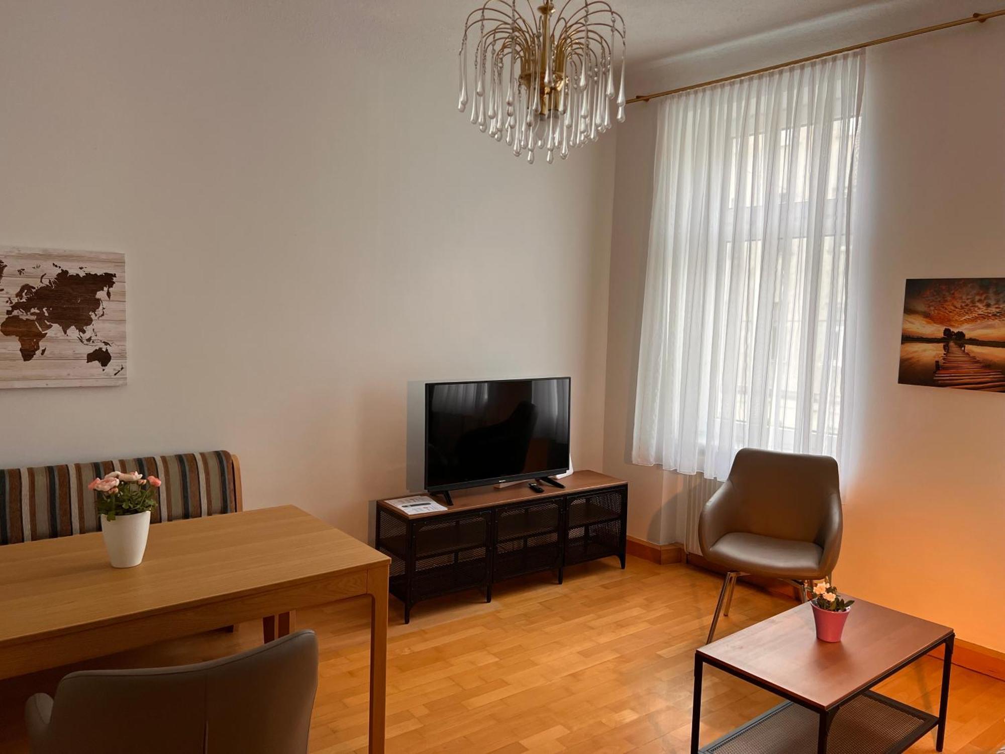 Studio & Apartments Near Reumannplatz Vienna Exterior photo