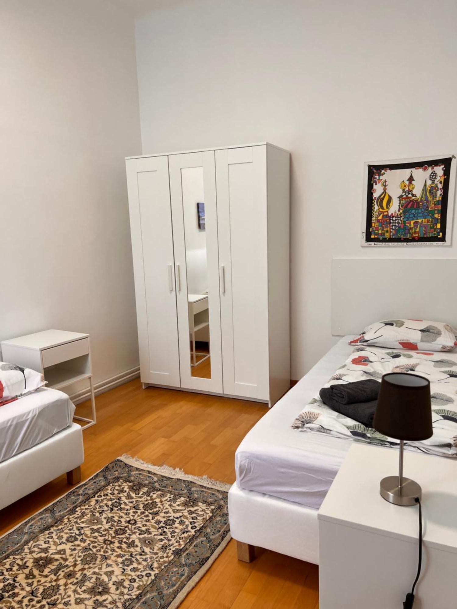 Studio & Apartments Near Reumannplatz Vienna Exterior photo